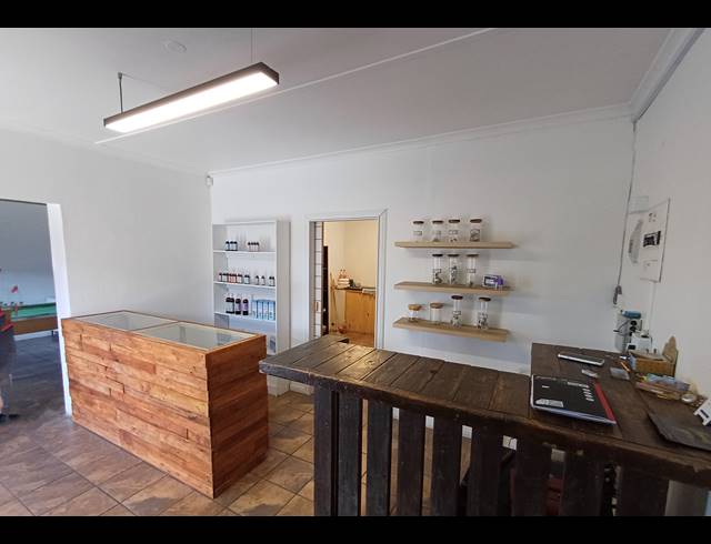 66M² BUSINESS CENTRE FOR SALE IN KLEINMOND CENTRAL